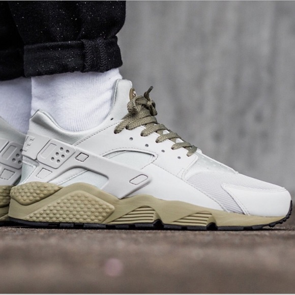 NWT Nike Huarache Run Olive Dark Stucco M - Picture 2 of 8